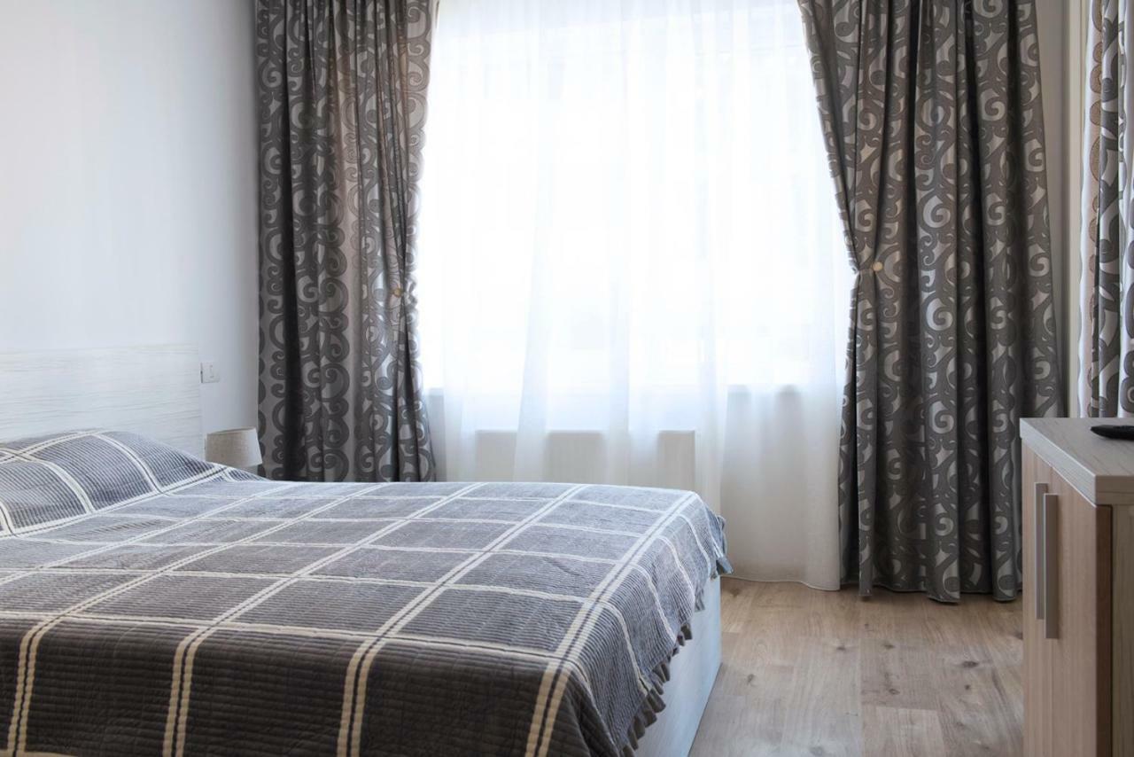 Cassie Apartment Braşov Buitenkant foto