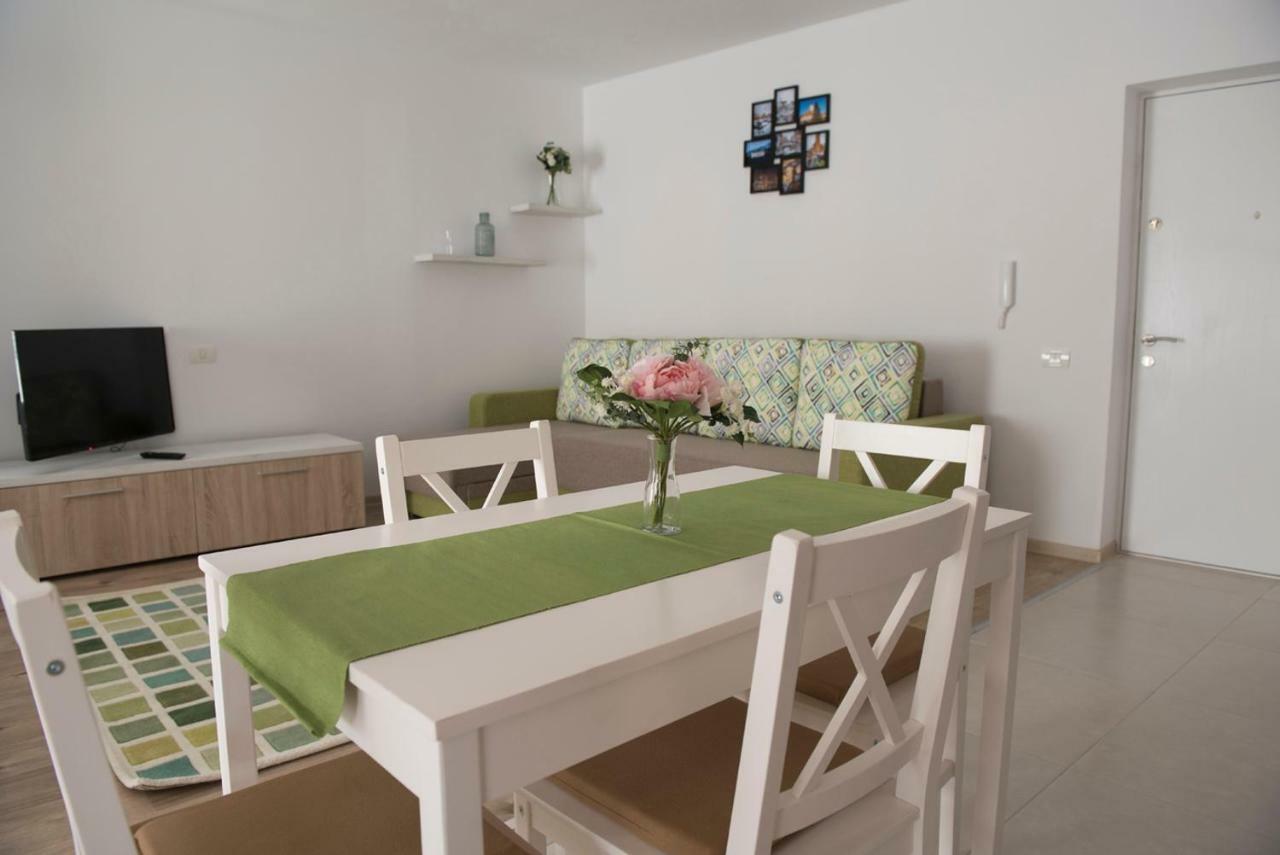 Cassie Apartment Braşov Buitenkant foto